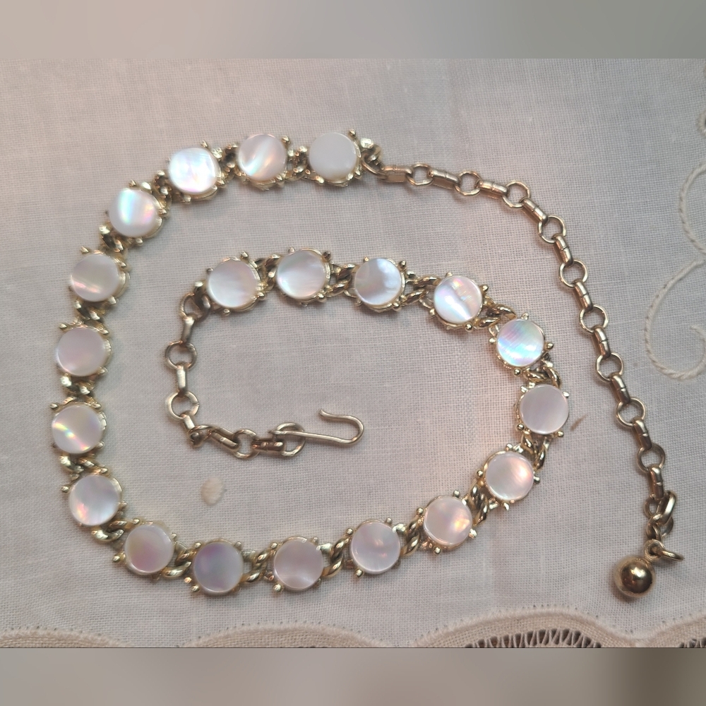 Vtg Signed Coro White Opalescent Moonglow Choker – 1950s Gold Tone💗🦪
